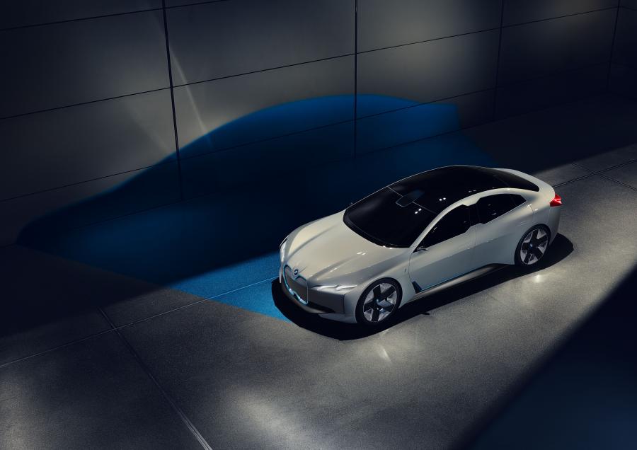  BMW i Vision Dynamics 2017 года  (фото 16 из 32)